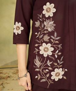Conjunto coordinado moderno de rayón marrón con bordado para mujer, Salwar Kameez, ropa informal estilo India Pakistán 85310 DIVA-161 - Product Image 2