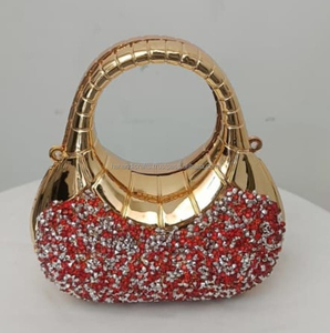 Sac bandoulière pour femme en or rose perlé avec poignée métallique et chaîne, étanche, pour usage quotidien, design uni, léger, à rabat - Product Image 4