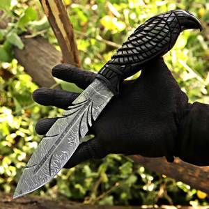 Nuevo Cuchillo de Caza de Plumas de 11 Pulgadas de Acero de Damasco Hecho a Mano Personalizado con Mango Grabado de Cuervo, Cuchillo de Hoja Fija Afilada Coleccionable - Product Image 5