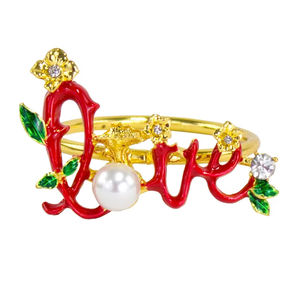 Anillo de Servilleta Rojo con Anillo Dorado, Ideal para Decoración Temática de Temporada, Mesas Románticas y Cenas en Pareja, Venta al por Mayor desde India - Product Image 1