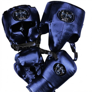 Ensemble de casque de boxe de style professionnel et de gants à fermeture à lacets pour l'entraînement et les activités de sparring - Product Image 6
