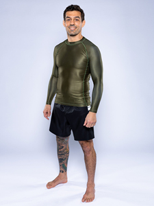 Vente en gros de rashguards MMA BJJ personnalisés, design élégant, compression pour hommes, manches longues, spandex/polyester UPF50+ - Product Image 3