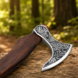 Hacha Vikinga Valhalla Hecha a Mano, Diseño Vikingo, Hoja de Acero con Alto Contenido de Carbono, 18 Pulgadas de Longitud Total, Mango de Madera, Funda de Cuero - Product Image 1