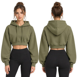 Fabricant de sweats à capuche courts pour femmes en marque privée, fournisseur en gros de sweats courts pour les marchés américain, britannique et européen, vêtements de mode. - Product Image 4