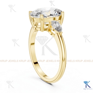 Anillo de compromiso de tres piedras con diamantes CVD cultivados en laboratorio, corte ovalado y marquesa, oro macizo - Product Image 2