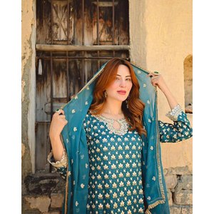 ชุดเสื้อและกางเกงดีไซเนอร์สำหรับผู้หญิงมี dupatta สำหรับสวมใส่ในงานปาร์ตี้ - Product Image 2