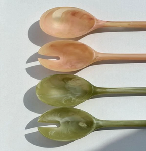 Juego de 2 utensilios de madera hechos a mano con diseño en espiral, cuchara para servir y tenedor para ensalada, a buen precio. - Product Image 6