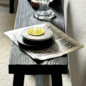 Ensemble de brûleurs d'encens en résine de forme ronde, accompagné de sous-verres en bois rainurés et de grilles métalliques dorées perforées pour la décoration de la maison - Product Image 3