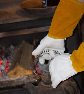 Guantes de soldadura TIG de cuero vacuno resistente al calor, ignífugos, con puño largo de seguridad, para soldador. - Product Image 6