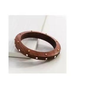 Bracelet en bois fait main, bijoux en bois naturel, accessoire de mode écologique, cadeau élégant pour femmes et filles, à porter au quotidien - Product Image 6