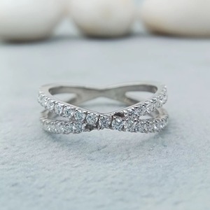 Anillo de compromiso y boda de diamante solitario personalizado de lujo, oro de 14k y 18k, plata 925, moissanita VVS, diseño de corazón, moderno, 100% para fiestas - Product Image 1