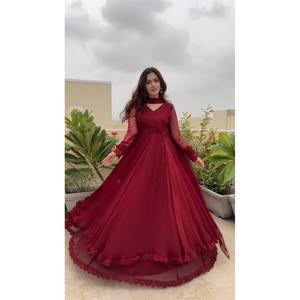 BAÑO DE TRABAJO DE ENCAJE TEÑIDO GEORGETTE ATRACTIVE CON DUPATTA MAROON - Product Image 1