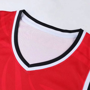 Maillot de basket-ball personnalisé et abordable en 100 % polyester respirant pour l'entraînement - Product Image 3