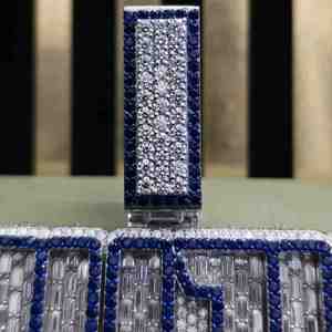 Pendentif personnalisé JUJU SPORTS entièrement serti de diamants bleus en moissanite, en argent sterling, pour homme - Product Image 4