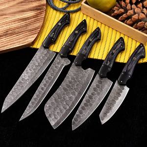 Ensemble de couteaux de chef en acier Damas de qualité supérieure, 5 pièces, personnalisé, avec couteau à découper, Santoku et couteau utilitaire, pour la vente en gros - Product Image 2