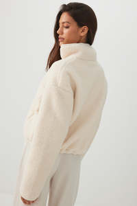 Wholesale Custom <b>Women</b>’s Sherpa Jacket For Winter Premium Custom Breathable Fabric OEM ODM Custom Fleece <b>Outerwear</b> For <b>Women</b> - Product Image 2
