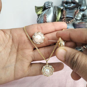 Ensemble de pendentifs en perles d'eau douce naturelles plaquées or, fournisseur en gros en Inde - Product Image 3