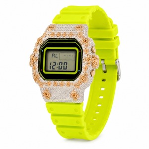 Montre numérique pour femme avec boîtier carré orné de strass et bracelet en silicone vert lime - Product Image 4