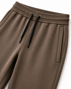 Ensemble de survêtement personnalisé pour homme, marron terreux, avec sweat à capuche à manches raglan, poche kangourou et pantalon de survêtement à cordon de serrage et revers, Fabricant OEM - Product Image 4