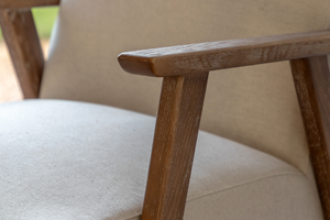 Sillón Moderno de Mediados de Siglo con Estructura de Roble Natural y Tapicería de Lino Suave - Product Image 4