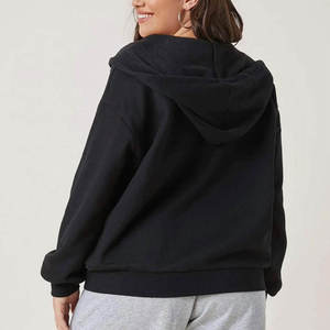 Sweat à capuche zippé noir personnalisé pour femme, 100 % polyester polaire respirant, coupe décontractée - Product Image 4