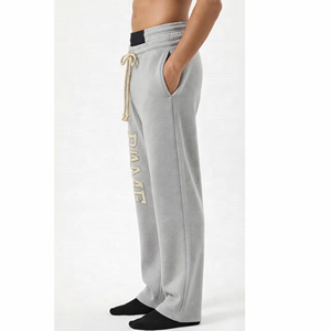 Pantalon de jogging vintage en coton pour homme, coupe ample, avec logo brodé personnalisé sur la taille, effet usé et délavé au soleil, délavé à l'acide - Product Image 2