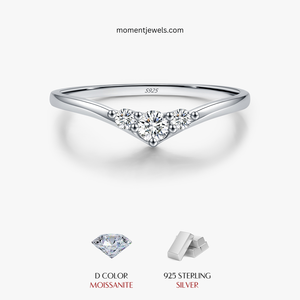 Luxurious 925 Sterling Silver Moissanite <b>Ring</b> for Women Shiny Arrow Pattern <b>Statement</b> <b>Ring</b> Rhodium Plated - Product Image 1