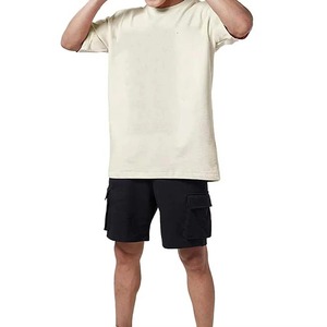 เสื้อยืดโอเวอร์ไซส์ทรงหลวม คอตตอนเจอร์ซีย์ 100% ป้องกันขนร่วง ตัดเย็บตามสั่งพร้อมโลโก้ ขายส่ง คุณภาพสูง น้ำหนักเบา สไตล์ลำลองสำหรับผู้ชาย - Product Image 1