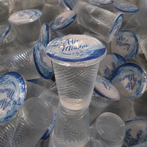 Vaso de Plástico PP de 220 ml para Agua Potable, Reciclable, con Patrón de Líneas Diagonales, Proveedor de Indonesia - Product Image 3
