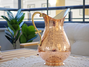 เหยือกน้ำทองแดง PERFECT ENTERPRISES ทองแดงบริสุทธิ์ 99% ดีไซน์แบบตอกลาย เป็นมิตรกับสิ่งแวดล้อม สไตล์คลาสสิก พร้อมฝาปิด - Product Image 3