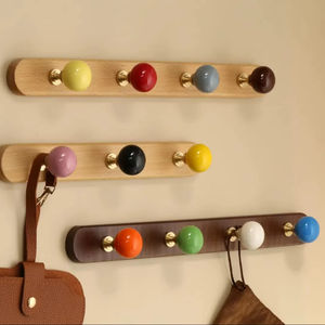 Crochets muraux colorés au design bouton, organisateur fonctionnel parfait pour la chambre à coucher, pour organiser sacs, sacs à main et sacs à dos pour un accès facile - Product Image 1