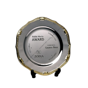 Assiettes de présentation en laiton de luxe avec détails ornés pour des occasions spéciales, assiette en laiton de haute qualité - Product Image 1