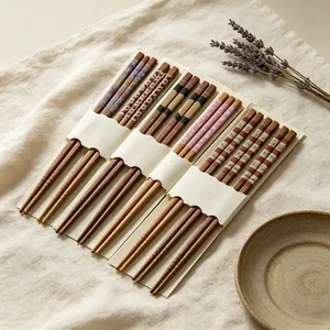 Baguettes japonaises en bois naturel, surface lisse traditionnelle, lot de cinq paires pour les repas en famille - Product Image 4