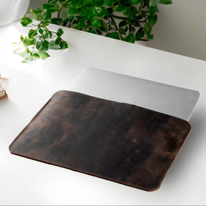 Funda para Portátil de Cuero Genuino Impermeable con Logotipo Personalizado para Hombres y Mujeres, Duradera y Ecológica para Uso en Oficina y Negocios LS-0254 - Product Image 1