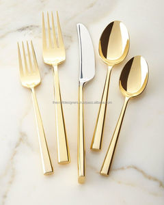Juego de cubiertos de metal de diseño elegante para comedor en casa que ofrece aspecto Premium y artesanía perfecta para la comodidad - Product Image 4