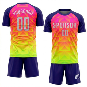 Conjunto de Uniforme de Fútbol con Estampado Digital en Degradado de Color Tie Dye, con Nombre, Número y Logotipo Personalizado, Proveedor OEM Personalizado al por Mayor - Product Image 4
