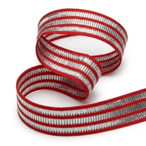 ริบบิ้นลายทางสีแดงเงินเมทัลลิกขนาด 25 มม. ของบริษัทนีลกามัล อินดัสทรีส์ ริบบิ้นตกแต่งแบบทอซารีสำหรับเสื้อผ้าและบรรจุภัณฑ์ - Product Image 1
