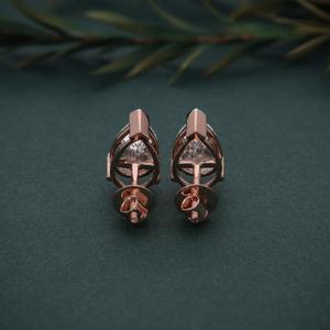 Elegantes pendientes solitarios con diamantes cultivados en laboratorio en forma de pera, en oro rosa, con un atractivo refinado para la moda nupcial y regalos significativos. - Product Image 2