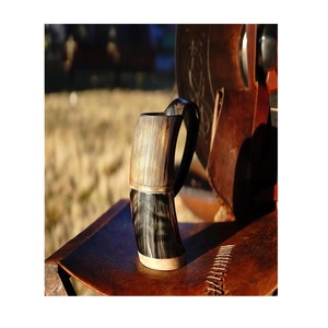 Mug en corne de buffle fait main, forme naturelle, tasse rustique, durable, objet d'art de collection - Product Image 1