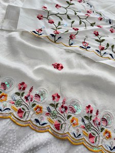 Sari blanc brodé pour femmes, tenue traditionnelle indienne pour mariage et soirée, longueur au sol, coupe classique, sans plis, séchage rapide - Product Image 5