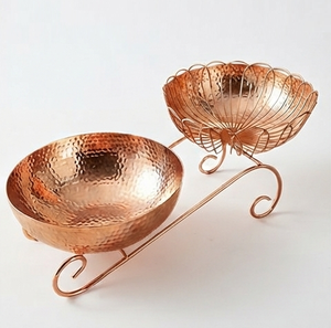 Ensemble de bols à fruits en cuivre martelé avec support en fil métallique, élégants paniers de rangement en métal pour présentation sur table - Product Image 3