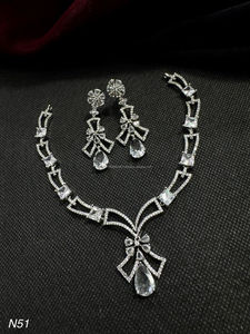 Ensemble de bijoux de mariée en diamant américain classique Collier et boucles d'oreilles en deux pièces pour mariage Style classique à la mode - Product Image 3