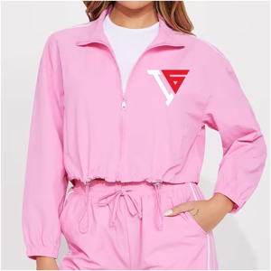 Ensemble court personnalisé pour femme, coupe-vent en nylon respirant, style streetwear avec logo personnalisé pour le printemps - Product Image 3