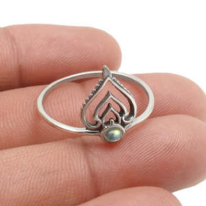 925 Sterling Silver Handmade <b>Labradorite</b> Gemstone <b>Ring</b> With Unique Crown Shape Perfect Boho <b>Ring</b> For Wedding and Party Occasions - Product Image 3
