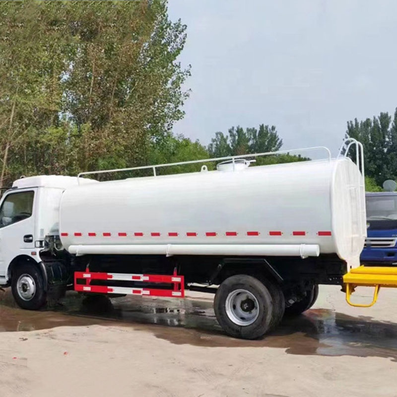 Highway Diesel Truck Watering Cart 110KW 150KW 8CBM Heavy Duty Truck Motion Activated Water Sprinkler for Dongfeng