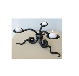 Bougeoir en fer de qualité supérieure de fabrication artistique avec bras incurvés et finition classique pour une élégance intemporelle - Product Image 2