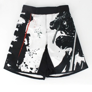 กางเกงขาสั้นกีฬาผู้ชายลายเพ้นท์แบบแห้งเร็วเอวยางยืด - Product Image 3