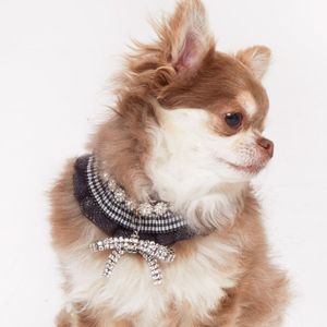 Lindo Collar de Encaje Rosa para Perro con Decoración de Joyas para Razas Pequeñas - Product Image 2
