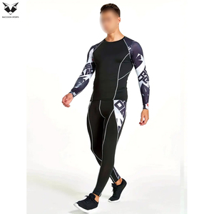 Ensemble de vêtements de sport haute performance pour homme : t-shirt et legging de compression pour l'entraînement, le MMA et la gym - Product Image 3