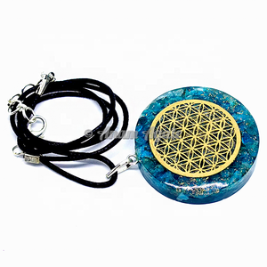 Vente en gros Orgonite pendentif collier Agate pierre précieuse sculptée dans le style Feng Shui pour la protection EMF et l'utilisation de souvenirs - Product Image 4